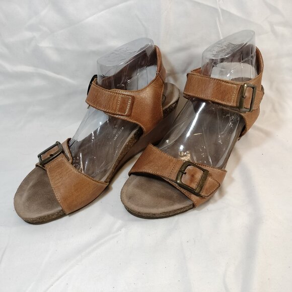 Taos Wedge Sandals; Distressed Leather w/ Adjustable Strap - Picture 2 of 9